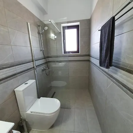 فيلة Yermanina Geroskipou